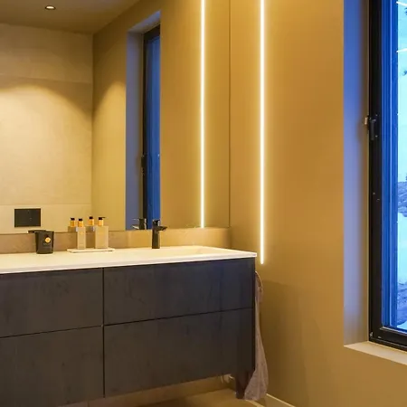 Villa Coastal Retreat 3 Bedroom Haven Tromso
